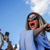 Manifestantes se concentran en todo el mundo por la muerte de Mahsa Amini