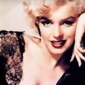 Marble in a bra and gold on a wig: how famous beauties of the past preened