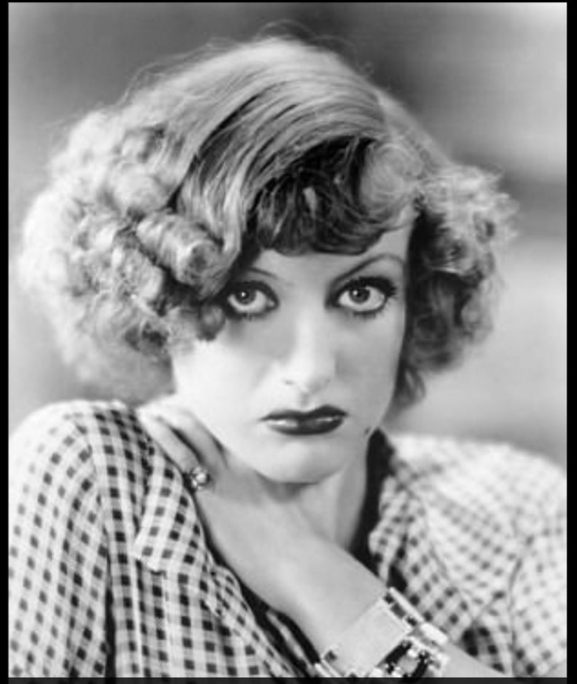 Marble in a bra and gold on a wig: how famous beauties of the past preened