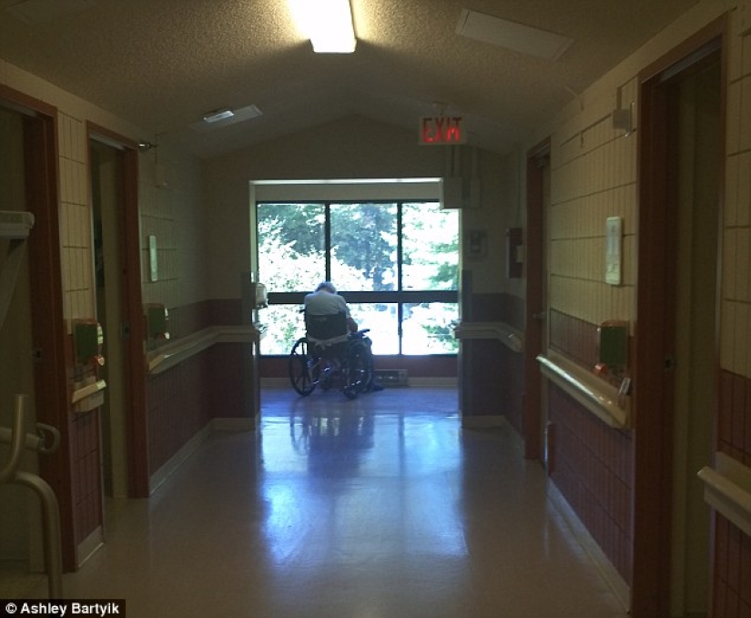 Married 62 years old couple says goodbye to each other because they can't settle together Married 62 years old couple says goodbye to each other because they can't settle together
