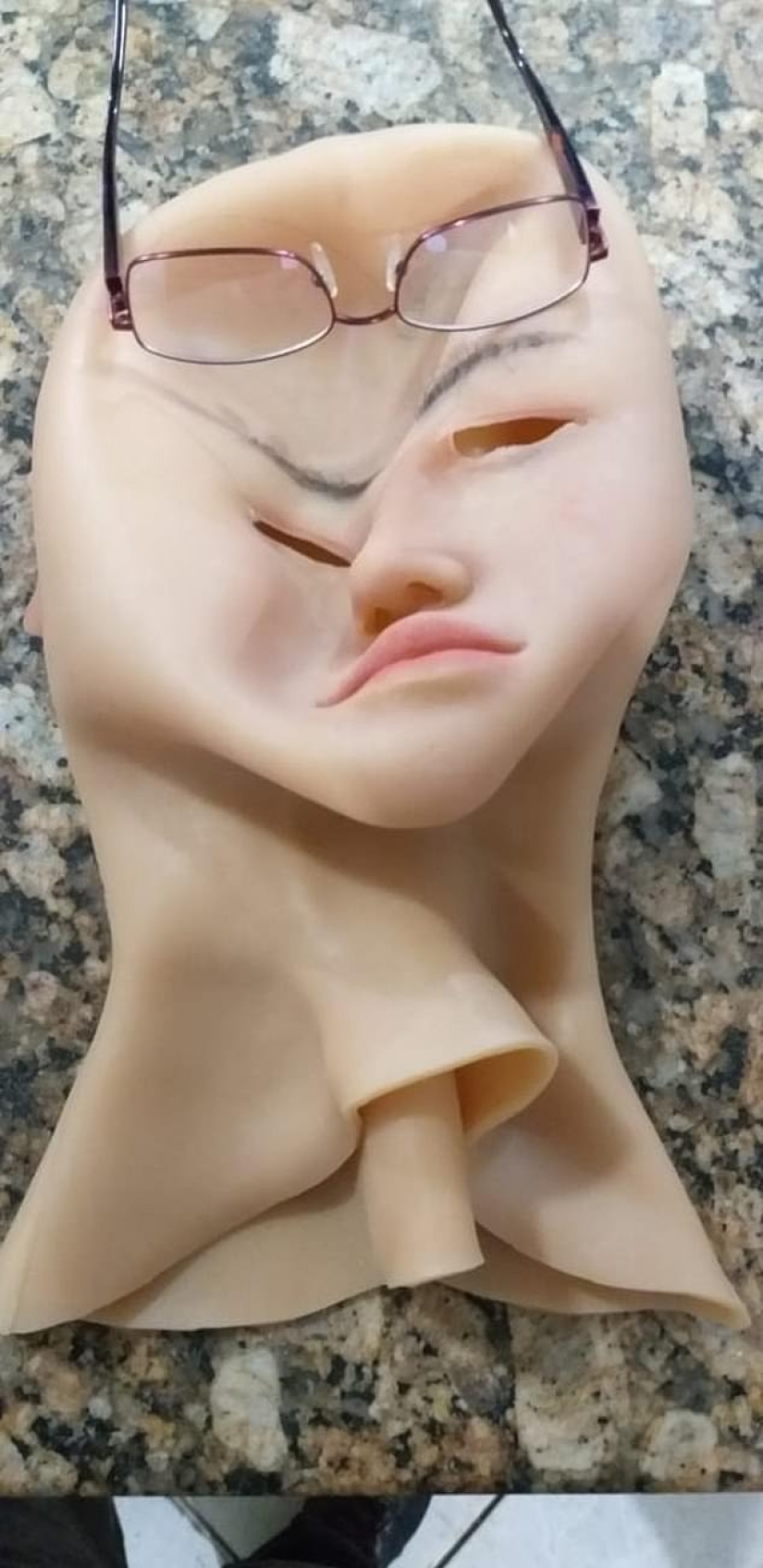 Masks torn off: in Brazil, a drug lord tried to escape from prison by pretending to be his own daughter Masks torn off: in Brazil, a drug lord tried to escape from prison by pretending to be his own daughter