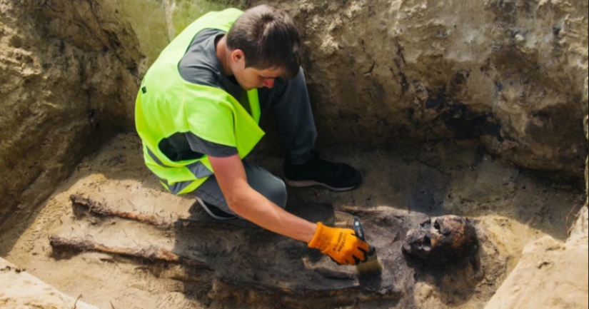 Mass burial of children with coins in their mouths found in Poland