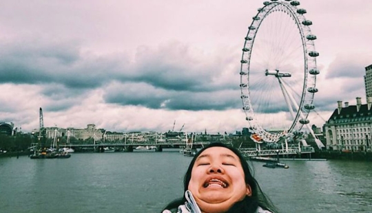 "Me and my three Chins": an ironic women's travel blog