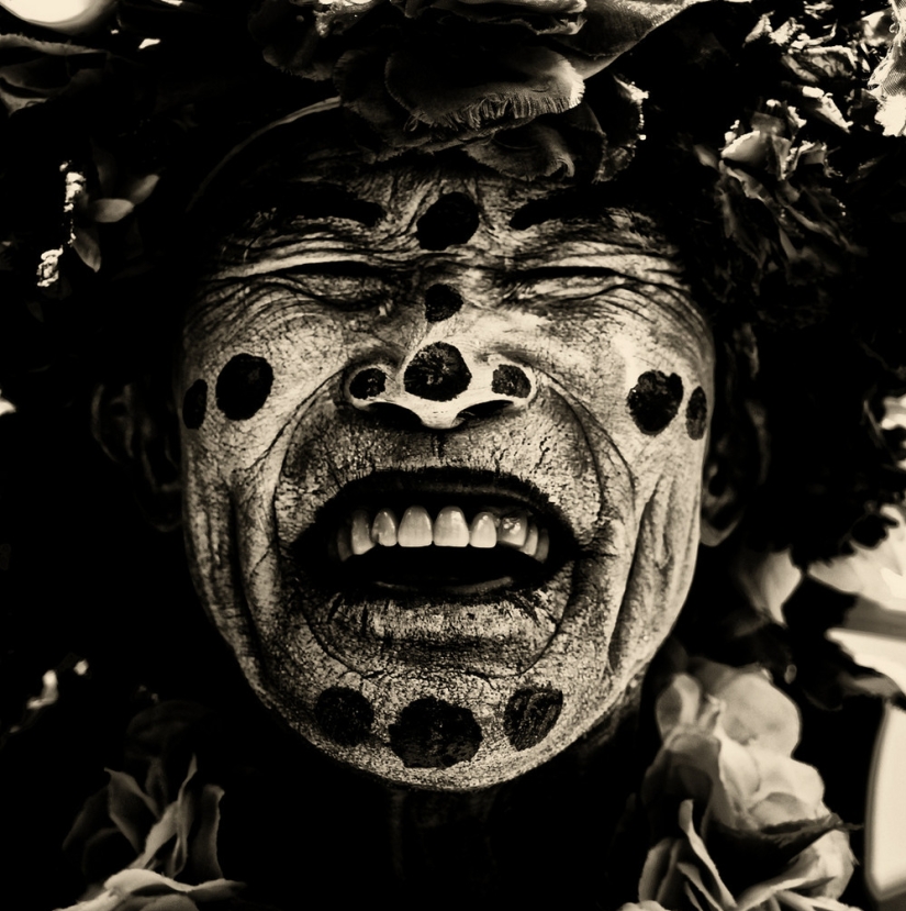 "Me fascina el misterio que esconden los rostros": los expresivos retratos de Billy Plummer