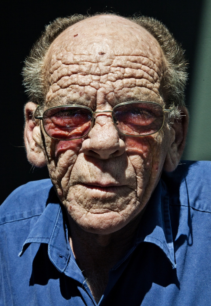 "Me fascina el misterio que esconden los rostros": los expresivos retratos de Billy Plummer