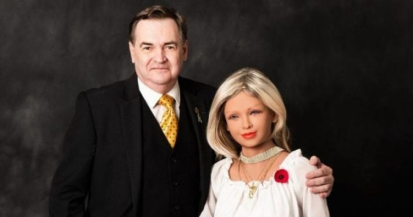 Mi esposa ideal: Una australiana se ha enamorado de una muñeca robot y sueña con casarse con ella Mi esposa ideal: Una australiana se ha enamorado de una muñeca robot y sueña con casarse con ella