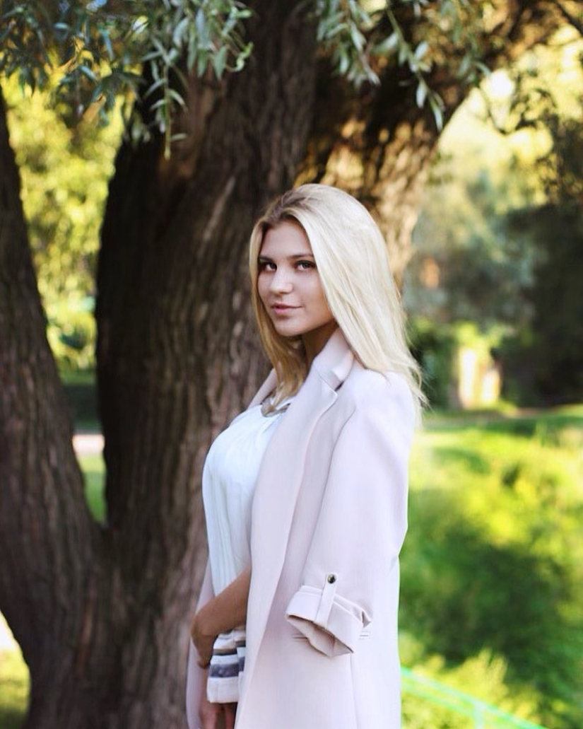 Mil diablos! La nieta de 20 años de Mikhail Boyarsky golpeó con sus formas Mil diablos! La nieta de 20 años de Mikhail Boyarsky golpeó con sus formas