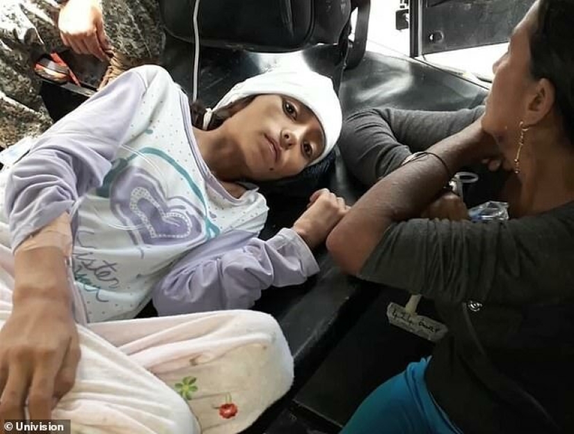 Miraculous rescue: a woman and her three children wandered through the jungle for more than a month Miraculous rescue: a woman and her three children wandered through the jungle for more than a month