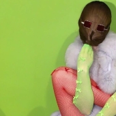 Miss Woolly Face ofende a los suscriptores, pero sigue siendo amada