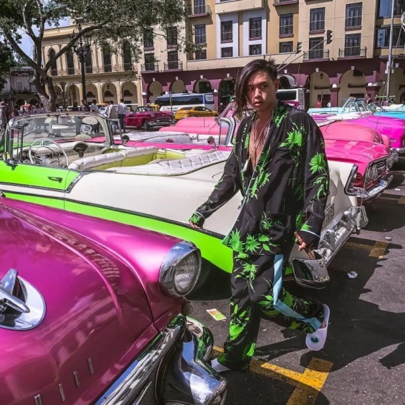 Moda en huesos: un joven diseñador fue criticado por una colección de ropa con elementos de restos humanos