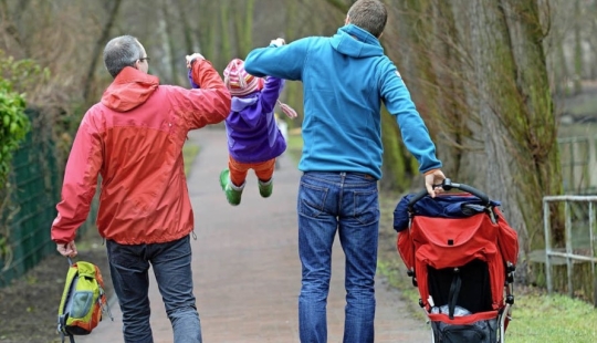 "Mom and Aunt": how children are raised in same-sex Russian families