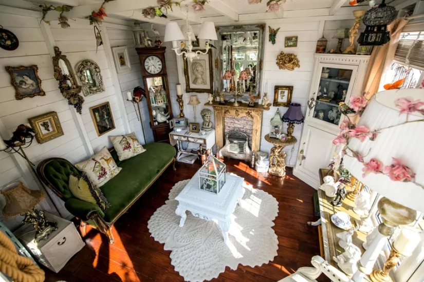 Mom made a micro-mansion out of an old barn to hide in it from her husband and children Mom made a micro-mansion out of an old barn to hide in it from her husband and children