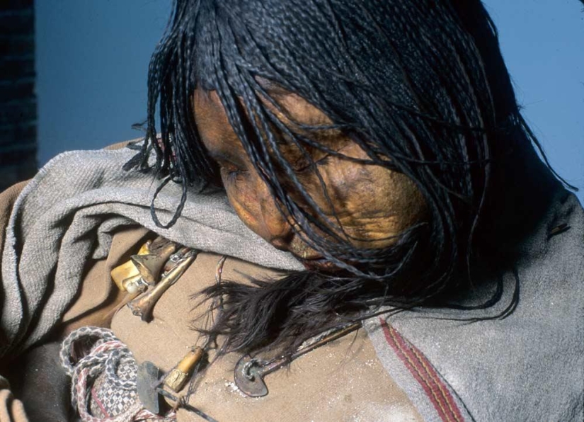 Momias incas de niños y mujeres sacrificados