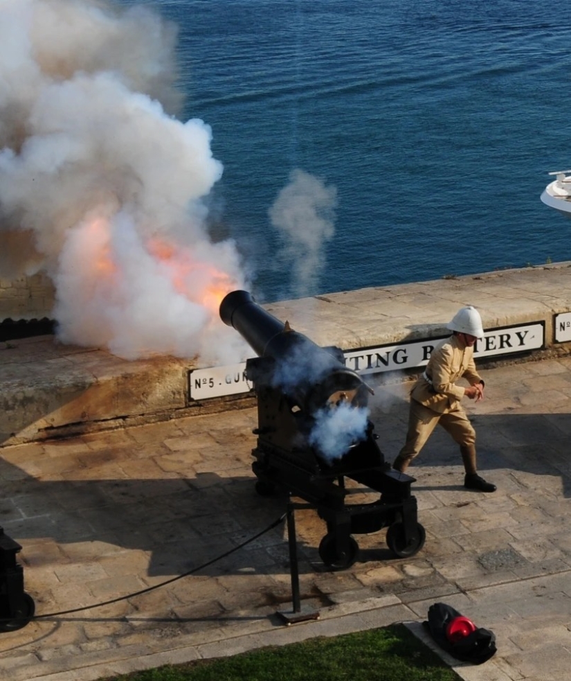 Money is wasted: 11 of the most senseless acquisitions of millionaires