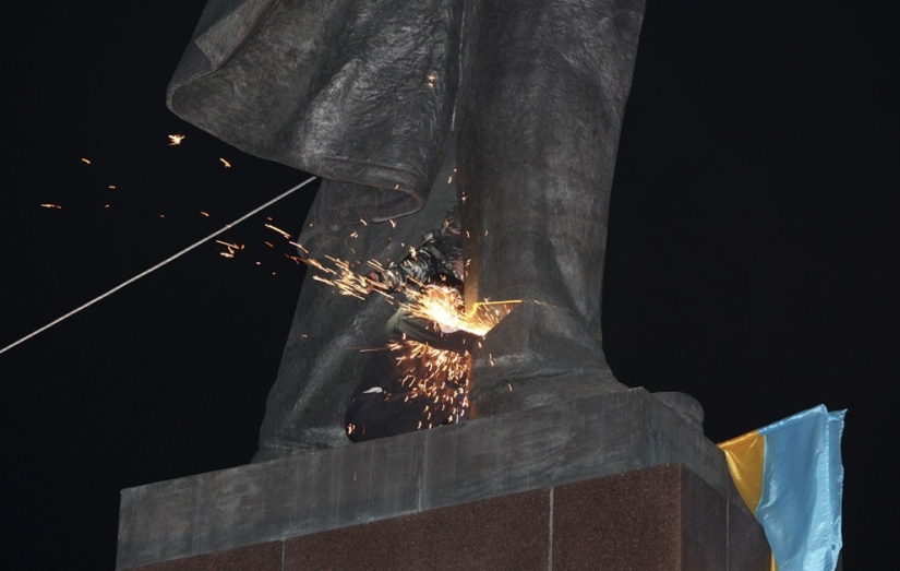 Monumentos a Vladimir Lenin en todo el mundo