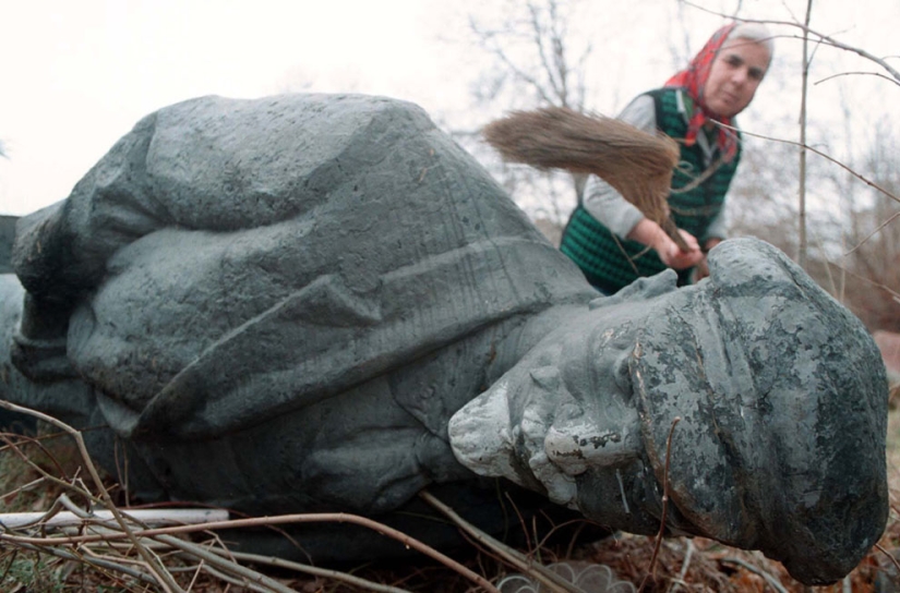 Monumentos a Vladimir Lenin en todo el mundo