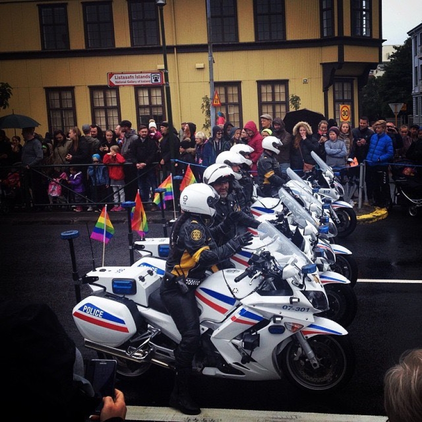 más de 15 fotos que demuestran que los policías más lindos trabajan en Reikiavik