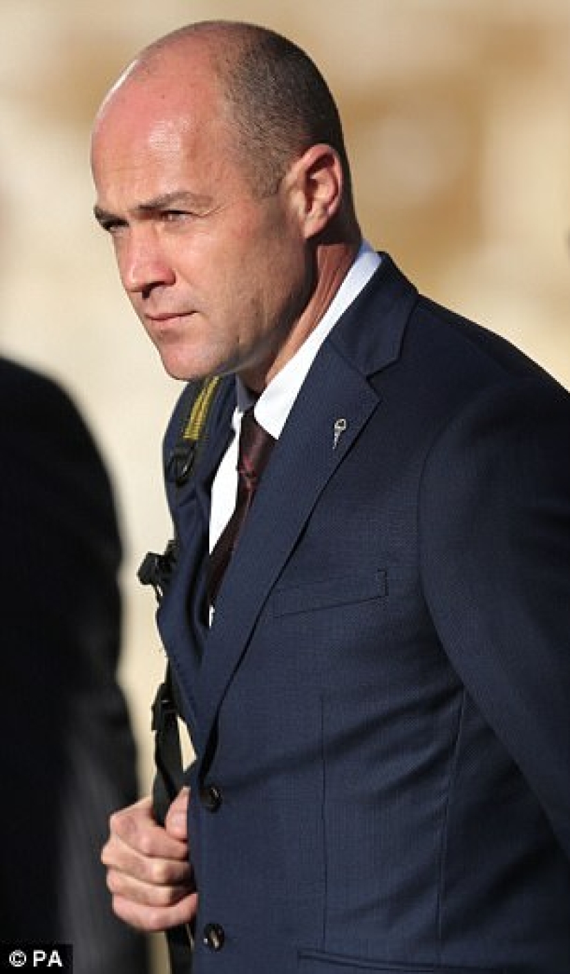 Mátame suavemente: un hombre británico organizó dos intentos de asesinato contra su esposa, y ella aún sobrevivió Mátame suavemente: un hombre británico organizó dos intentos de asesinato contra su esposa, y ella aún sobrevivió