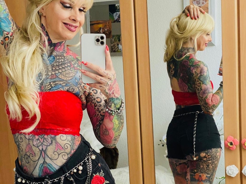 ¡Mujer de 55 años cubrió todo su cuerpo con coloridos tatuajes! Una fotografía