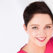 Mujer de negocios hasta la punta de las uñas: cómo una joven británica se hizo millonaria