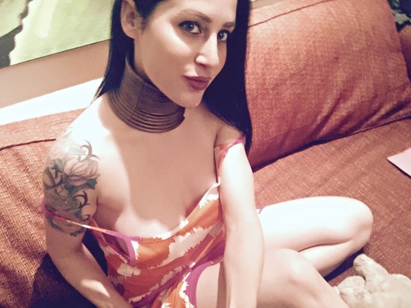 "Mujer jirafa" : una mujer estadounidense estiró su cuello durante 5 años para volverse como una jirafa "Mujer jirafa" : una mujer estadounidense estiró su cuello durante 5 años para volverse como una jirafa