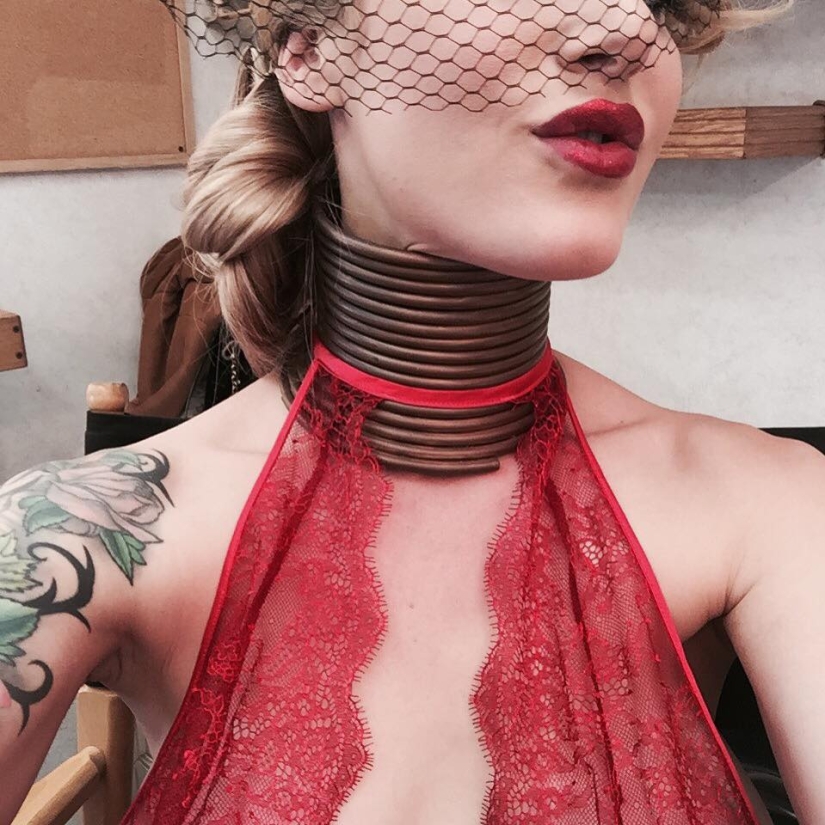 "Mujer jirafa" : una mujer estadounidense estiró su cuello durante 5 años para volverse como una jirafa "Mujer jirafa" : una mujer estadounidense estiró su cuello durante 5 años para volverse como una jirafa