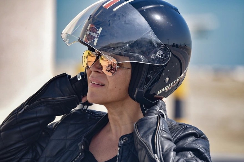 Mujeres de Oriente Medio en bicicleta en el proyecto del fotoperiodista francés Gilles Bader Mujeres de Oriente Medio en bicicleta en el proyecto del fotoperiodista francés Gilles Bader