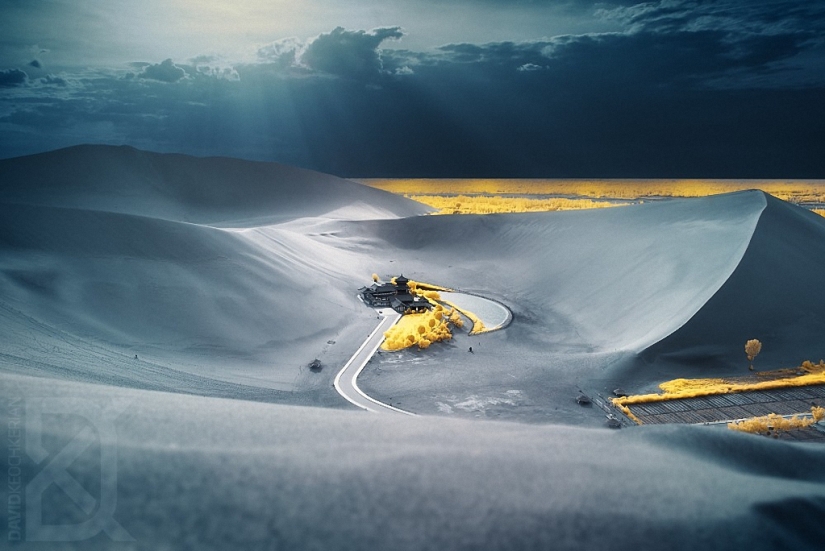 Mundo de cuento de hadas en luz infrarroja Mundo de cuento de hadas en luz infrarroja