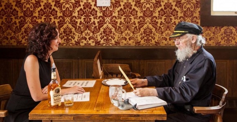 My feet in my mouth: the glorious history of the Canadian alcoholics club "Sour Finger"