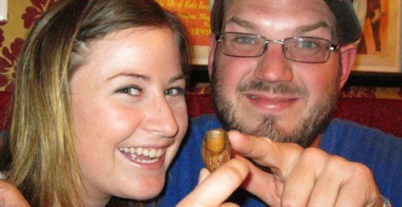 My feet in my mouth: the glorious history of the Canadian alcoholics club "Sour Finger"