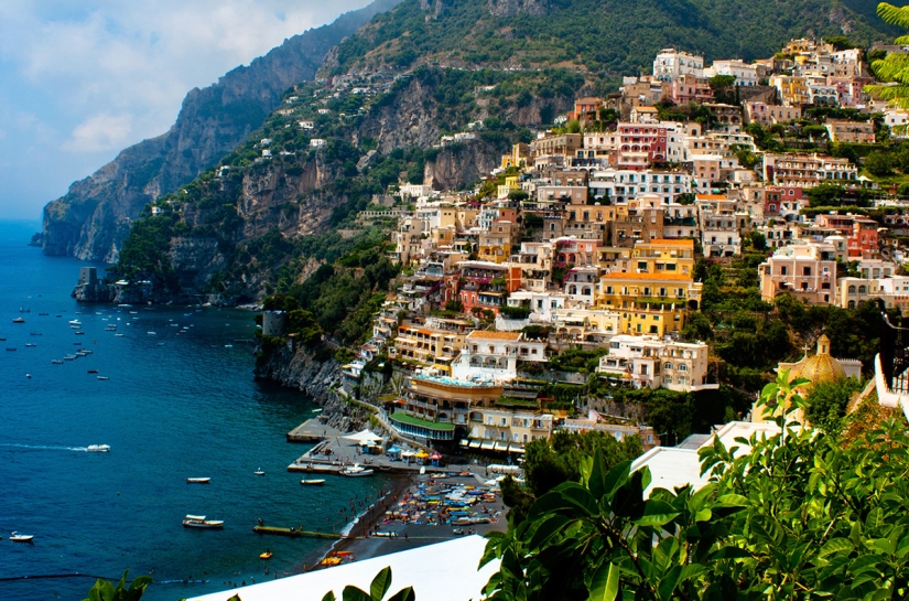 Naples Awakens the Five Senses