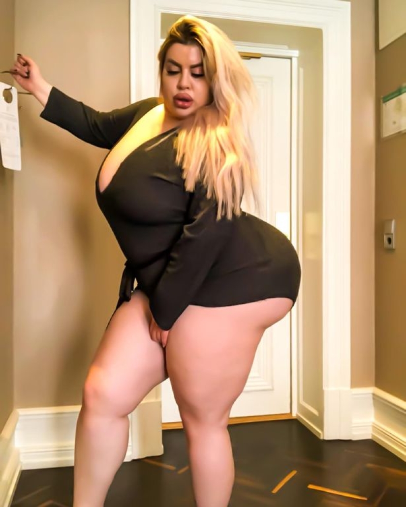 Natasha Crown is a girl who dreams of the biggest ass in the world Natasha Crown is a girl who dreams of the biggest ass in the world