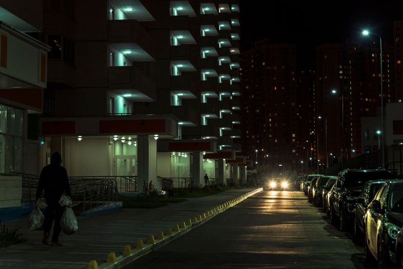 Neon cyberpunk fantasy: the outskirts of Moscow as you have never seen them Neon cyberpunk fantasy: the outskirts of Moscow as you have never seen them