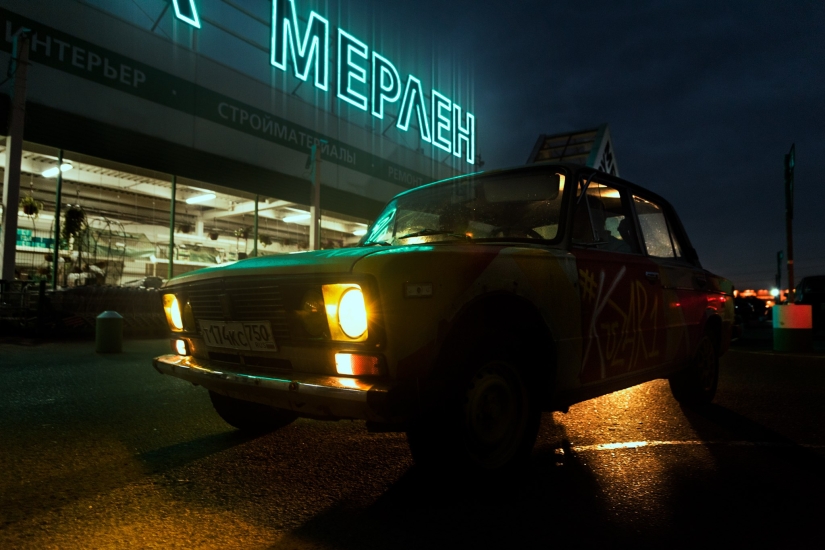 Neon cyberpunk fantasy: the outskirts of Moscow as you have never seen them Neon cyberpunk fantasy: the outskirts of Moscow as you have never seen them