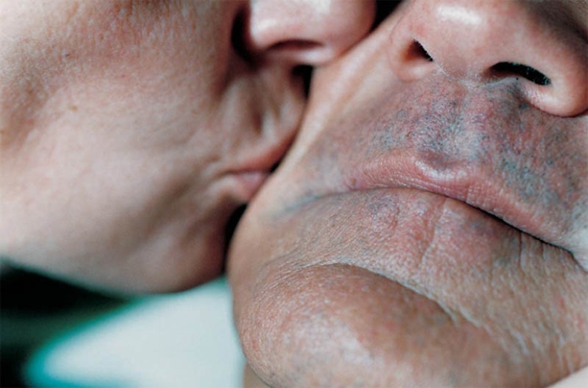 Never closer: Elinor Carucci's family photos from the "Closer" series