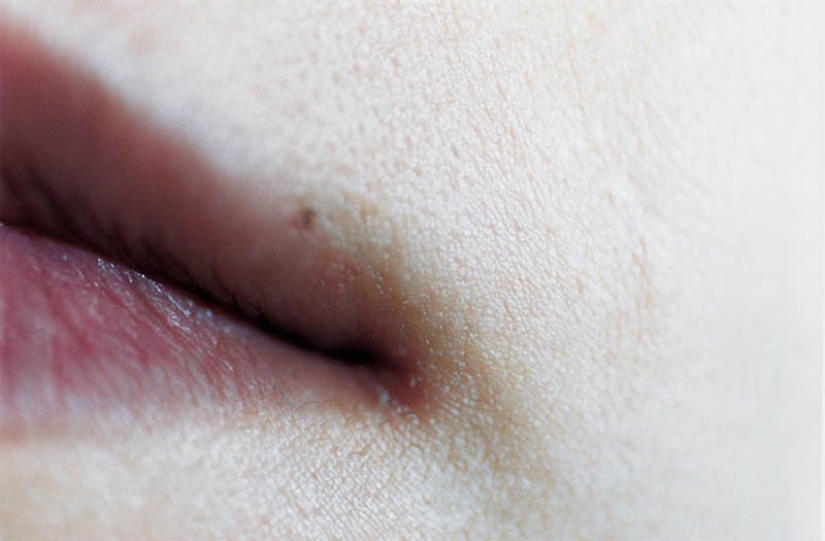 Never closer: Elinor Carucci's family photos from the "Closer" series