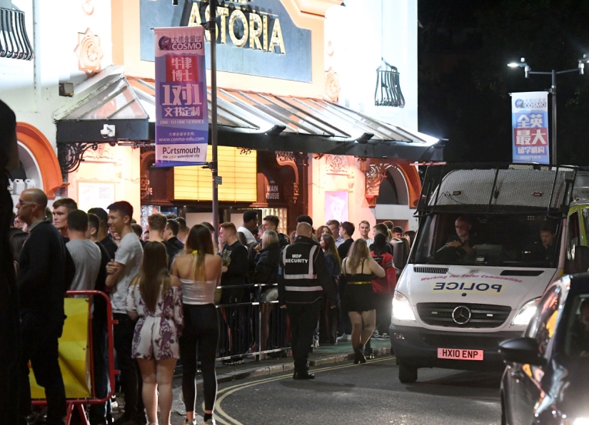 New for everything ready: 5,000 first-year students of Portsmouth University hung out in clubs until the morning