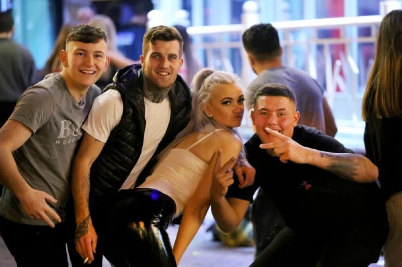 New Year's fireworks: the bright finale of a festive binge in the UK