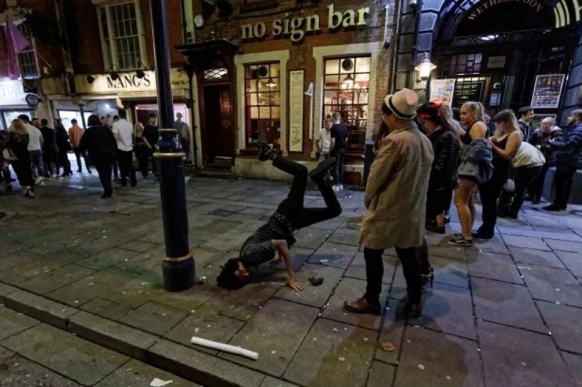 New Year's fireworks: the bright finale of a festive binge in the UK