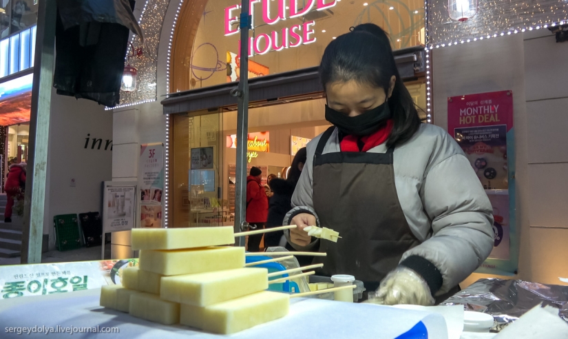 Ni un solo perro resultó herido: qué probar de la comida callejera en seúl