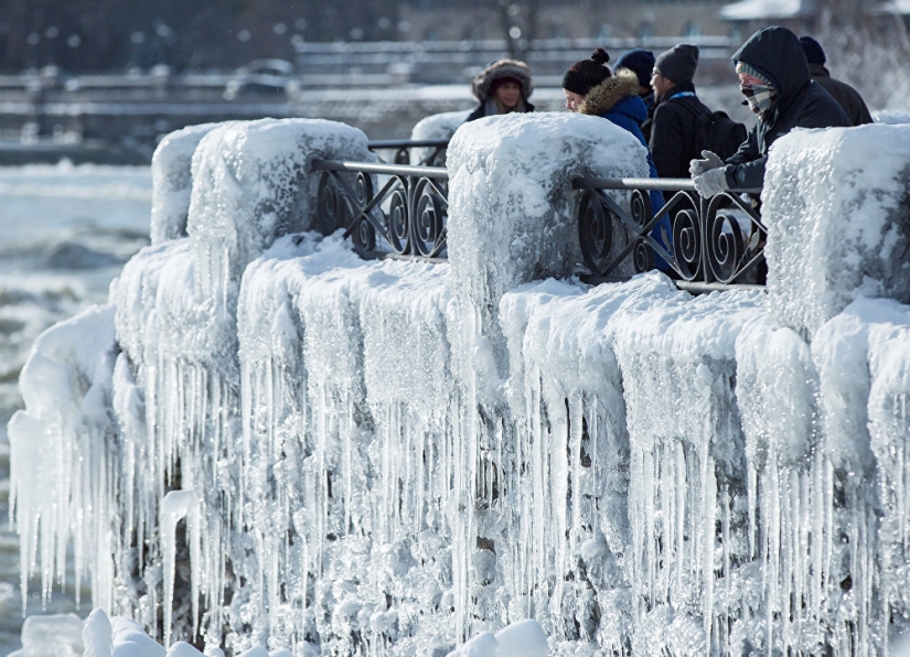 Niagara Falls turned into a glacier. You just have to see these photos! Niagara Falls turned into a glacier. You just have to see these photos!