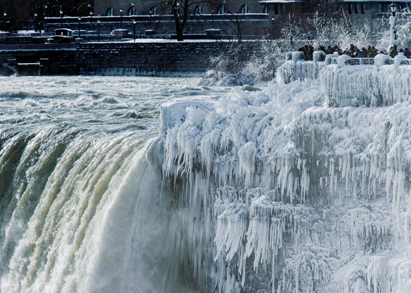 Niagara Falls turned into a glacier. You just have to see these photos! Niagara Falls turned into a glacier. You just have to see these photos!