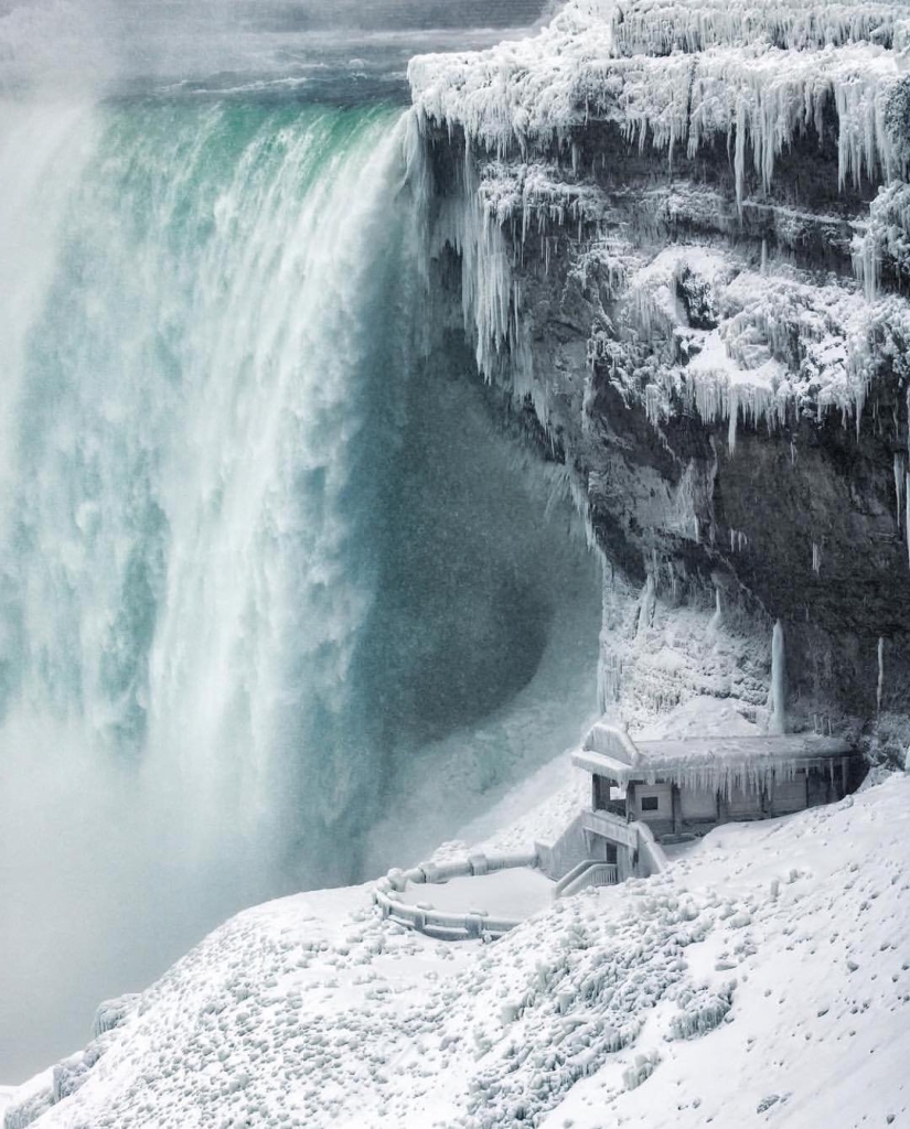 Niagara Falls turned into a glacier. You just have to see these photos! Niagara Falls turned into a glacier. You just have to see these photos!