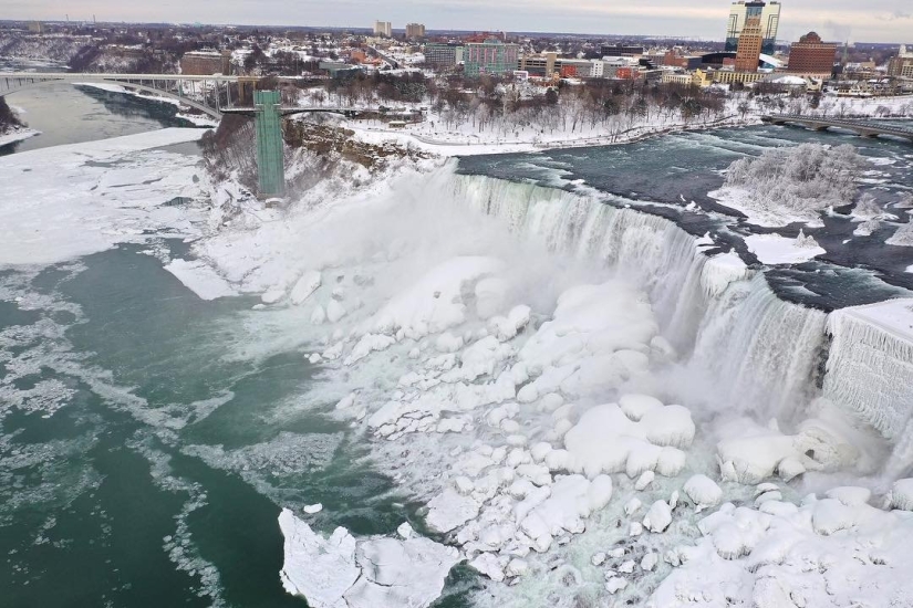 Niagara Falls turned into a glacier. You just have to see these photos! Niagara Falls turned into a glacier. You just have to see these photos!
