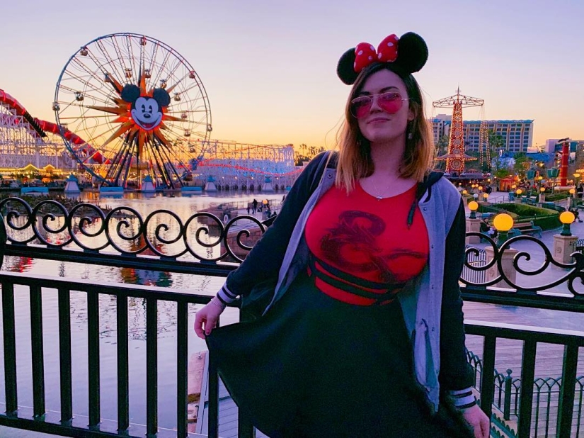 Nika Midget es una estrella de Twitch de 24 años con hermosos pechos Nika Midget es una estrella de Twitch de 24 años con hermosos pechos