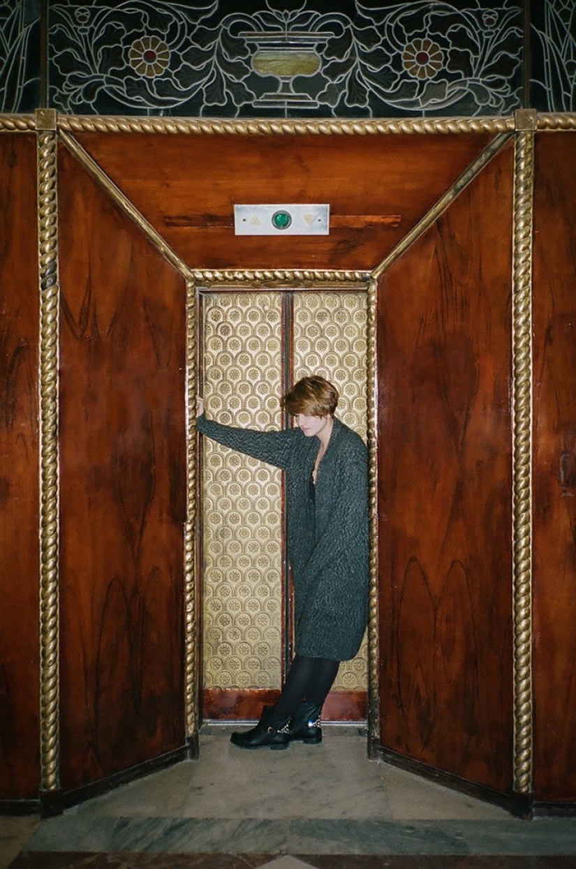 Niñas en las escaleras-el triunfo de las entradas postsoviéticas