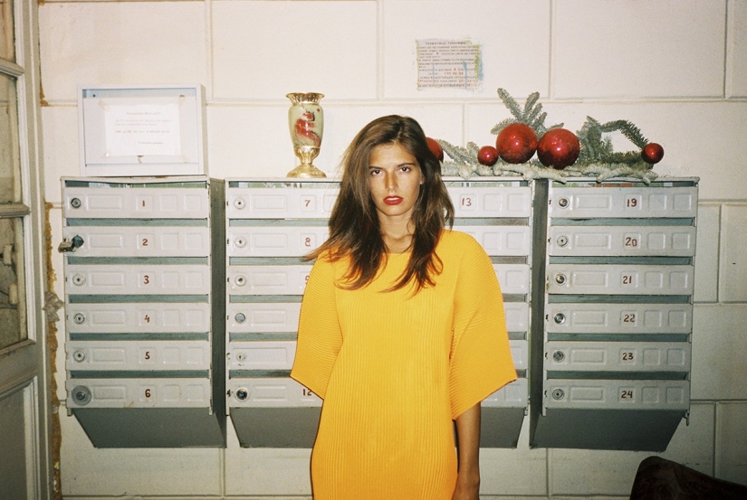 Niñas en las escaleras-el triunfo de las entradas postsoviéticas