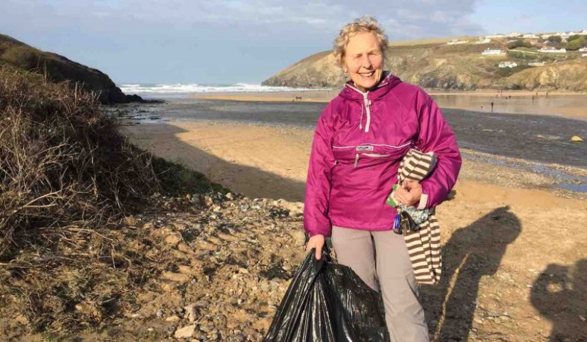 No es la temporada de playa: cómo una abuela inglesa de 70 años salva la costa de la basura No es la temporada de playa: cómo una abuela inglesa de 70 años salva la costa de la basura