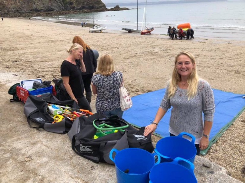 No es la temporada de playa: cómo una abuela inglesa de 70 años salva la costa de la basura No es la temporada de playa: cómo una abuela inglesa de 70 años salva la costa de la basura