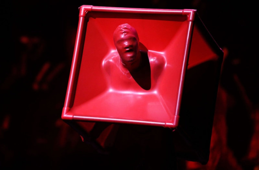 ¡No has visto esto antes! Las imágenes más extravagantes de la exposición "Wearable Art" ¡No has visto esto antes! Las imágenes más extravagantes de la exposición "Wearable Art"